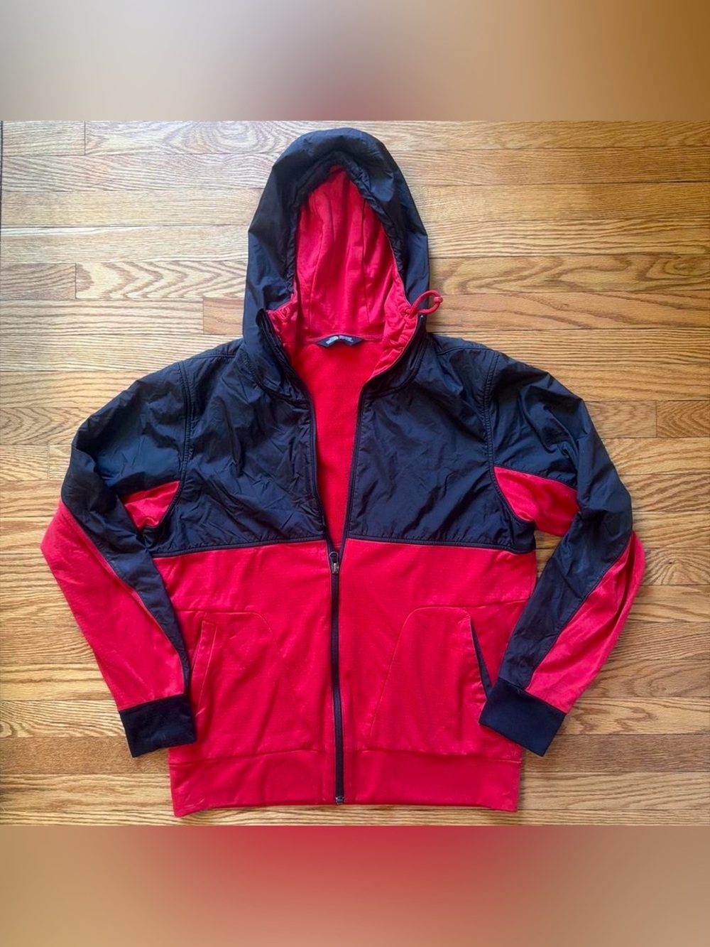 The North Face Men’s Size Medium Windbreaker Fleece Hood